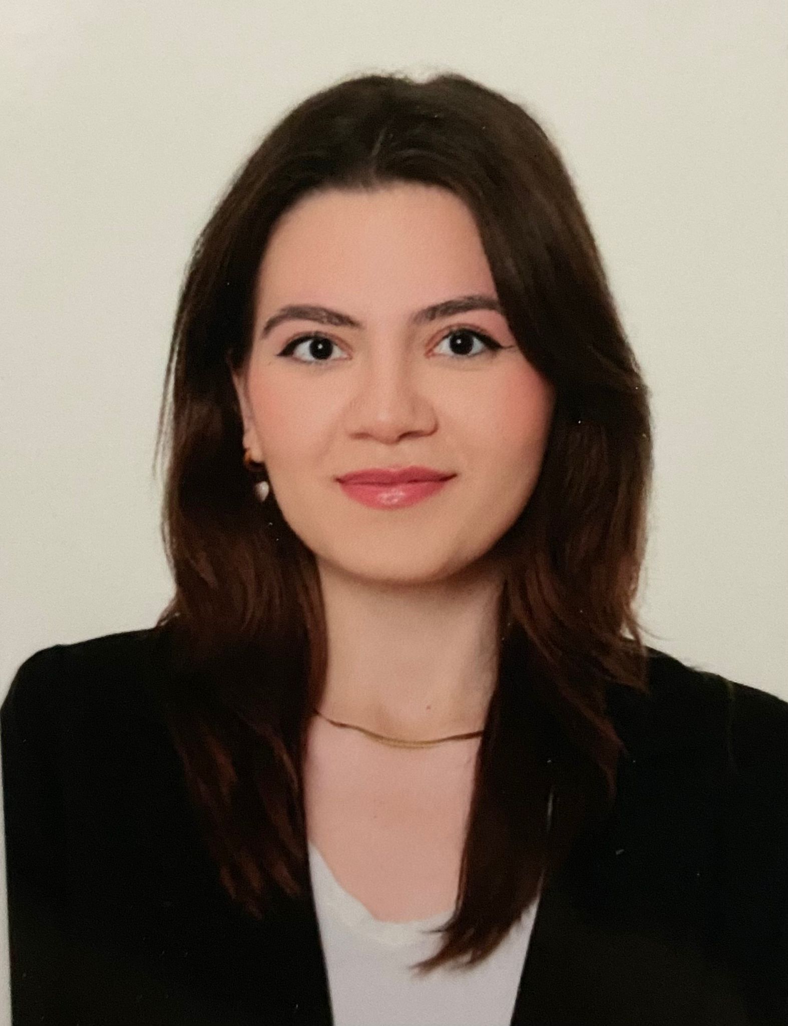 Diyetisyen Ece ALTINTAŞ